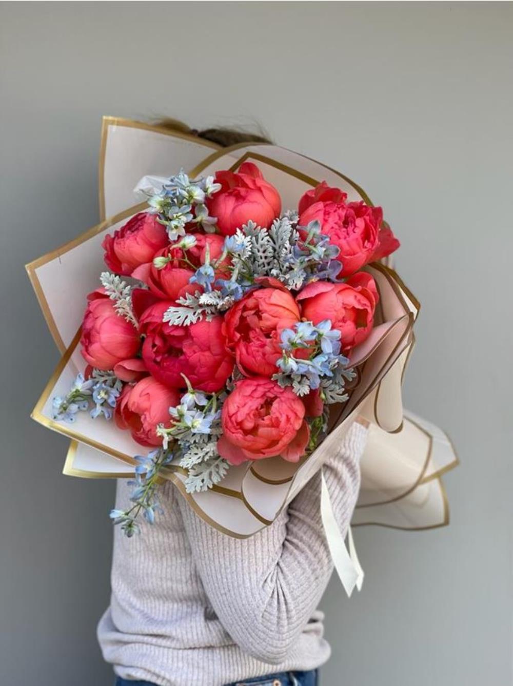 Coral Charm Şakayık Buketi 